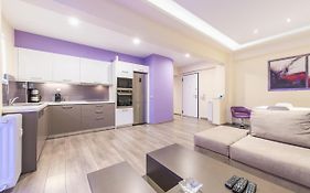 An Impressive 2 Bdr Apt In Glyfada